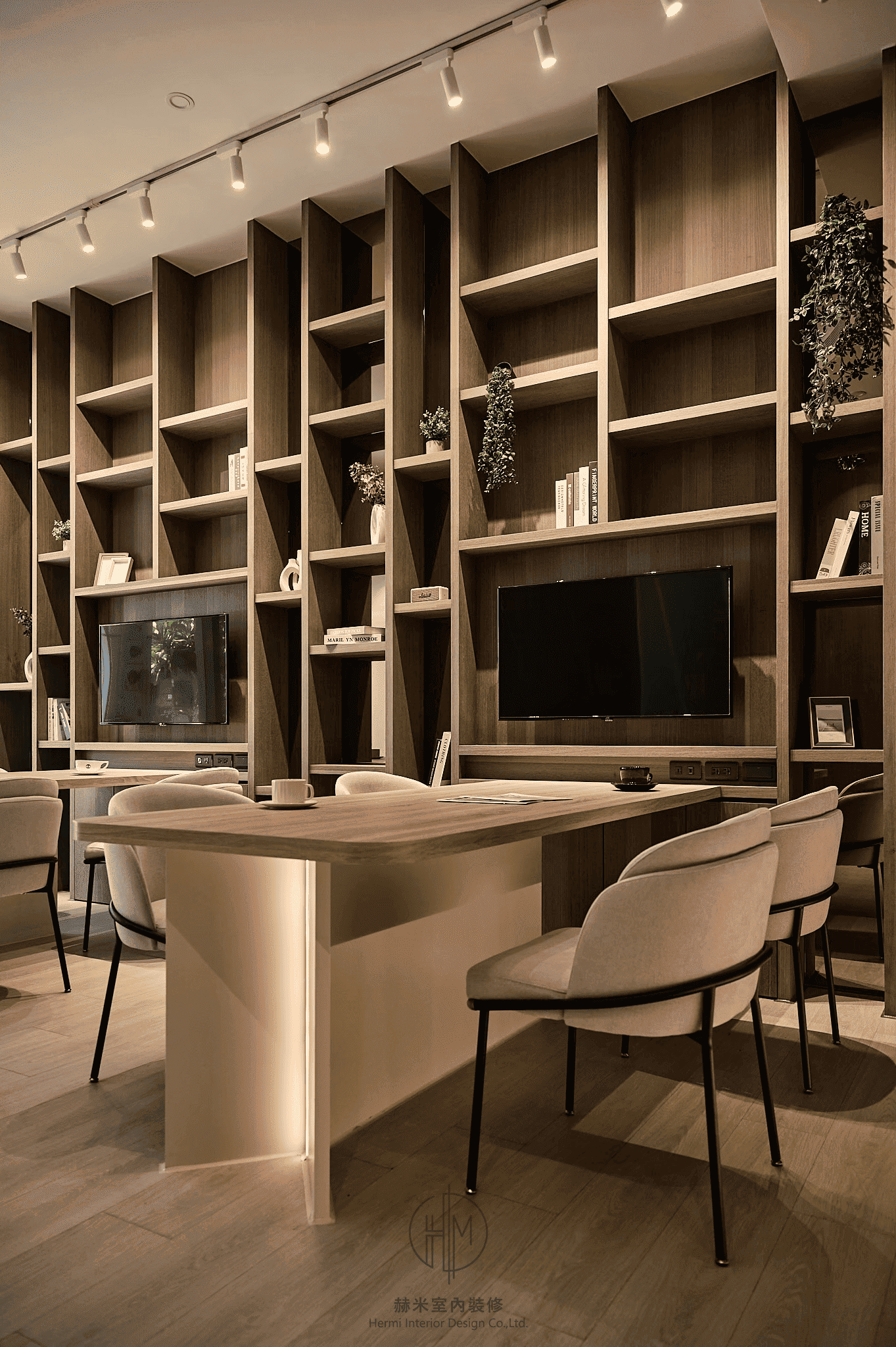 沙發與牆面格柵