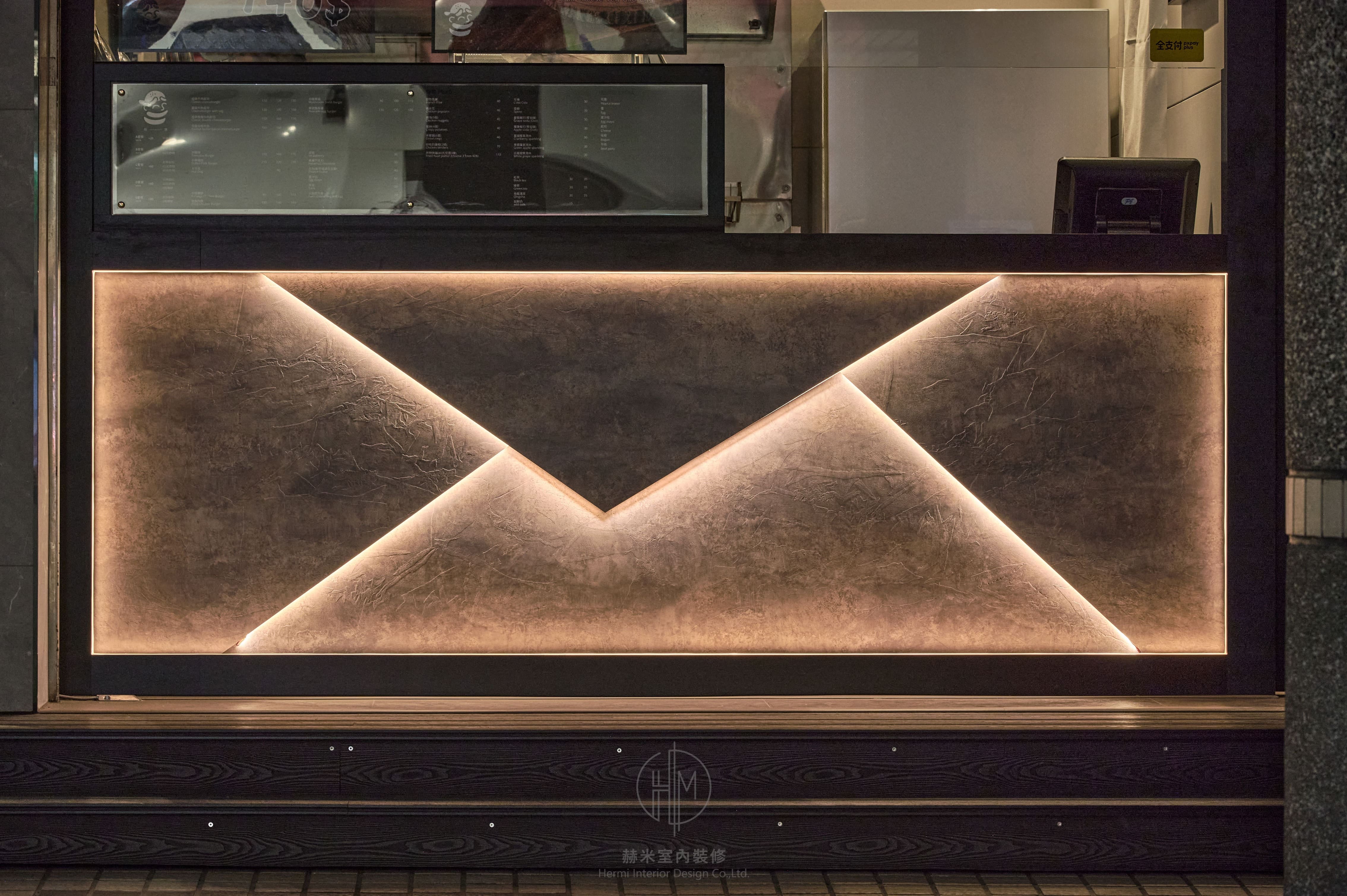 外帶櫃檯端景：線性不鏽鋼質感